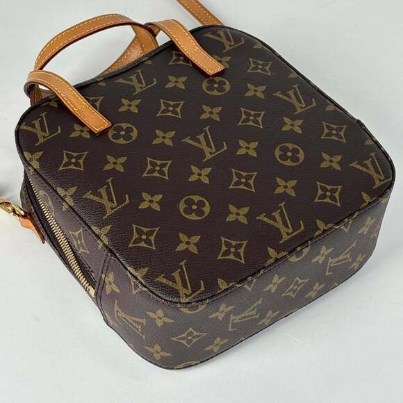 LOUIS VUITTON Brown Monogram Shoulder Bag - Picture 2 of 8